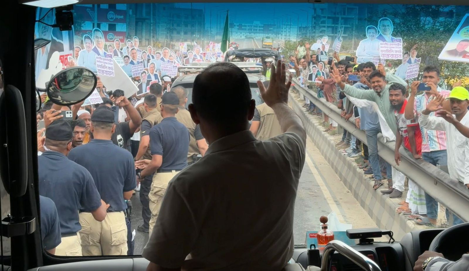 পিতৃভূমি গাবতলীর পথে তারেক রহমান